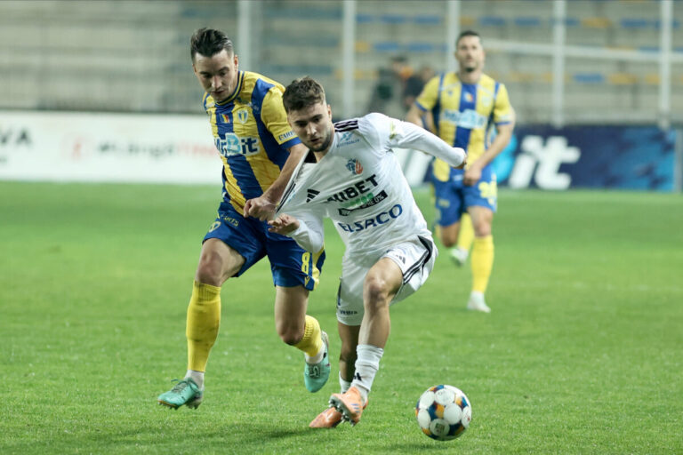 Petrolul încheie prima parte a campionatului cu o remiză, pe Ilie Oană, cu FC Botoşani
