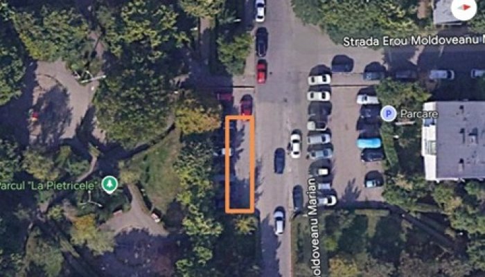 Se prelungeşte restricţia pentru locurile de parcare de lângă fostul cinema Modern