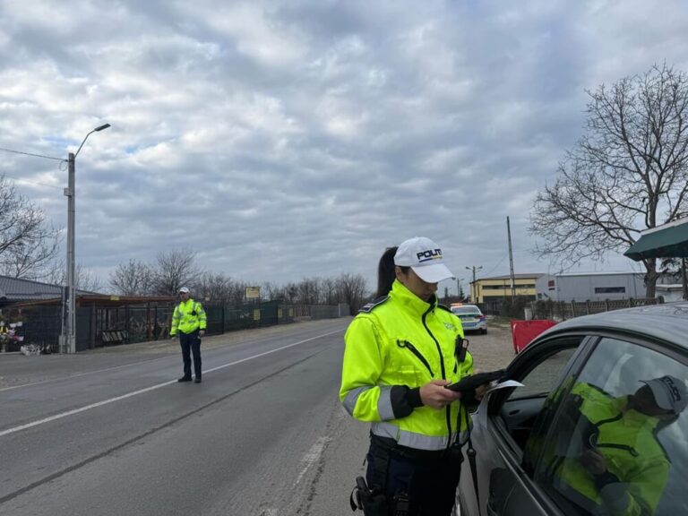 Zeci de amenzi date de poliţiştii de la Rutieră, pe DN1A. Pietonii şi biciliştii au “bifat” jumătate din sancţiuni