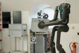 Roboţii, angajaţi de top pentru fabricile auto. Renault introduce 350 de roboţi care să reducă semnificativ costurile globale de producţie